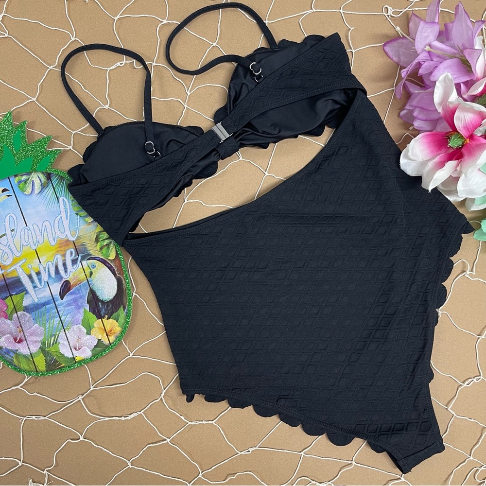 ☀️SCALLOPED KNOT CUT OUT SWIMSUIT - Picture 8 of 12
